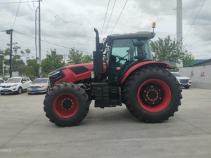 รถแทรกเตอร์การเกษตรขนาดใหญ่ TD Chassis 260 แรงม้า ขับเคลื่อน 4 ล้อ พร้อมเกียร์และเครื่องยนต์สำหรับใช้งานในฟาร์ม - Product Image 1