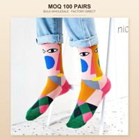 Chaussettes fantaisie personnalisées OEM, polyester et élasthanne, imprimé visage abstrait, chaussettes décontractées pour hommes et femmes, vente en gros