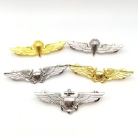 Pin de Esmalte 3D con Logotipo de Alta Calidad, Diseño Personalizado, Grabado en Relieve, Chapado en Oro, Insignia Metálica con Alas de Avión para Ropa