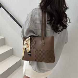 Bolso de Hombro Texturizado Premium con Cinta, Bolso Tote con Patrón a Cuadros de Moda, Bolso Popular de Cuero PU para Mujer - Product Image 5