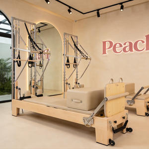 Reformer de Pilates Professionnel en Bois d'Érable Écologique et Durable, Machine de Studio Multifonctionnelle avec <span class=keywords><strong>Tour</strong></span> Intégrée - Product Image 1