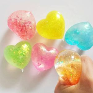 Vente en gros de balles anti-stress scintillantes en forme de cœur pour filles et garçons, jouets sensoriels, cadeau pour la Saint-Valentin - Product Image 3