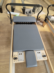 La migliore vendita di alta qualità <span class=keywords><strong>Pilates</strong></span> Reformer Core letto Full <span class=keywords><strong>Side</strong></span> Track <span class=keywords><strong>Pilates</strong></span> macchina commerciale in legno <span class=keywords><strong>Pilates</strong></span> - Product Image 6