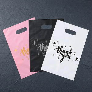 Sac de courses en plastique <span class=keywords><strong>PE</strong></span> avec poignée découpée pour boutique de vêtements, cadeaux, vente au détail, promotionnel, vente en gros - Product Image 1