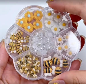 7Grids Adornos de Resina Mixta para Uñas con Diseño de Abeja, Margarita y Perla, <span class=keywords><strong>3D</strong></span> de Base Plana, Pequeña Margarita Silvestre, Joyería Kawaii de Abeja, Decoración DIY para Uñas - Product Image 3