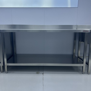 Tavolo da lavoro in acciaio inox resistente con paraschizzi, banco da lavoro in acciaio inox per altre forniture per hotel e ristoranti - Product Image 2