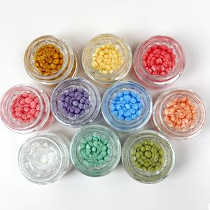 Crème en Capsules Apaisante et Calmante Végane à la Niacinamide et à l'Acide Hyaluronique, Perles Vertes Claires, Pour Tous Types de Peau, Soulagement des Rougeurs, Hydratante - Product Image 6