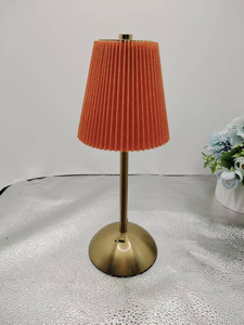 Lampe de table moderne en laiton avec abat-jour conique en tissu multicolore, LED blanc chaud doux, alimentation CA, commande par interrupteur, décoration de chambre - Product Image 2