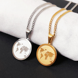 Nueva tendencia productos 316L Acero inoxidable hombres EE. UU. Bandera colgante <span class=keywords><strong>mapa</strong></span> <span class=keywords><strong>personalizado</strong></span> Collar para hombres viaje joyería globo <span class=keywords><strong>mapa</strong></span> collar - Product Image 2