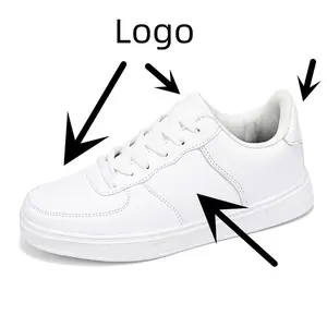 MOQ barato 1 par personalizar su propio logotipo de marca hombres de talla grande US 13 EU 46 zapatillas de deporte blanco sólido DIY deportes zapatillas para correr para mujeres