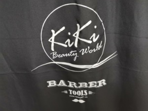 <span class=keywords><strong>Diseño</strong></span> de logotipo personalizado Salón profesional Capa de peluquero Poliéster impermeable <span class=keywords><strong>para</strong></span> peluquería y corte de pelo - Product Image 2