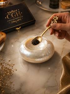 ช้อนเสิร์ฟแบบยาวลายดอกไม้เคลือบทองวินเทจ Casglow Heritage ผลิตจากสแตนเลสขัดเงา เป็นมิตรต่อสิ่งแวดล้อม ปรับแต่งได้ - Product Image 1