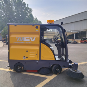 Nouvelle balayeuse électrique autoportée 48V avec <span class=keywords><strong>balai</strong></span> à rouleaux pour le nettoyage des allées <span class=keywords><strong>et</strong></span> des jardins - Product Image 2