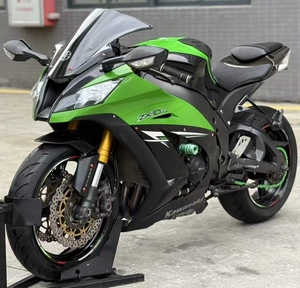 Utilisé pour les Kawasaki ZX-6R, puissantes motos sportives. Motocyclettes d'occasion de haute qualité à vendre - Product Image 4
