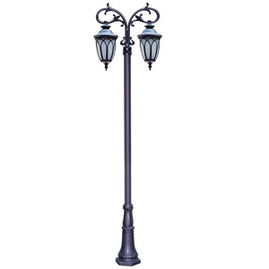 Lampadaire de jardin extérieur en fer avec abat-jour en verre LED, lumière blanc chaud 2700K, IP66, ampoule A19 non amovible, AC 220V, détecteur de mouvement, alimenté par énergie solaire - Product Image 1