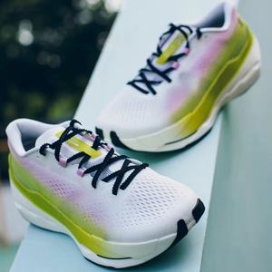 Zapatos Deportivos Casuales Unisex de Alta Calidad Cloud 5 Transpirables Ultraligeros con Aumento de Altura Resistentes al Desgaste de Caña Baja para Correr al Aire Libre - Product Image 1