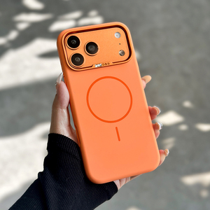 เคสโทรศัพท์ซิลิโคนเหลวแบบแม่เหล็กพร้อมกรอบเลนส์โลหะฝังเพชรสำหรับ iPhone 12 13 14 15 16 17 18 Pro Max - Product Image 1