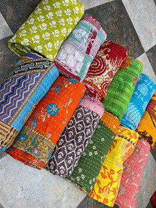 Couette Kantha en coton 60x90 pouces, couvre-lit indien fait main en patchwork, couverture bohème réversible, literie décorative cousue à la main - Product Image 2