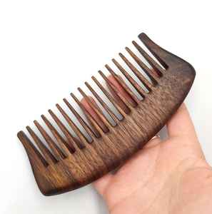 Peine de Madera Ecológico Hecho a Mano, Esencial para el Cuidado del Cabello, Suave, Delicado y Duradero - Product Image 2