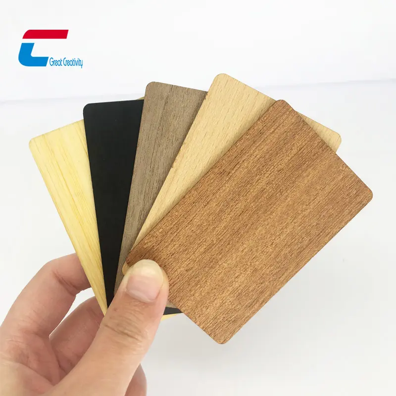 بطاقة أعمال خشبية قابلة لإعادة التدوير NTAG 216 من الخيزران 13.56 ميجا هرتز، بطاقة مفتاح خشبية بيضاء RFID