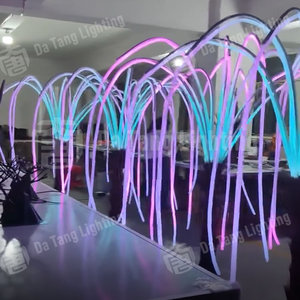 Luz decorativa LED con diseño de árbol de la vida y efecto de cambio de color para decoración de jardines y paisajes al aire libre. - Product Image 4