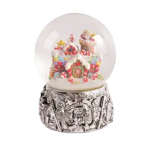 Globo de água de vidro decorado para natal, globo de vidro feito sob encomenda com caixa de música, globo de neve banhado à prata