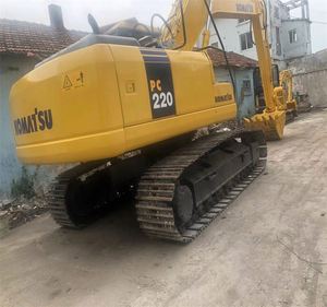 Excavadora Japonesa de Bajo Precio Komatsu PC200 PC200-7 PC200-8, Excavadora Japonesa Original de Segunda Mano en Venta Inmediata - Product Image 1