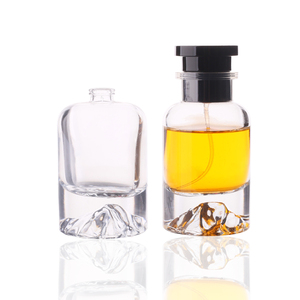 Nhà cung cấp Nhà máy thời trang nặng núi Top Shaped Rỗng Xi lanh 50ml chai nước hoa thủy tinh với đẹp Mũ - Product Image 2