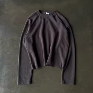 T-shirt da <span class=keywords><strong>uomo</strong></span> in cotone a maniche lunghe <span class=keywords><strong>termiche</strong></span> in maglia waffle con stampa logo personalizzata OEM, vestibilità regolare effetto distressed, maniche raglan - Product Image 2