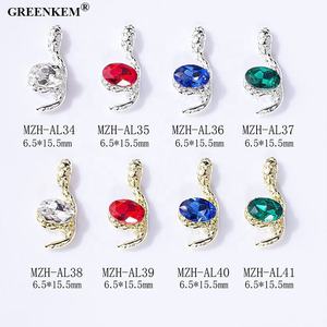 10PCS Aleación 3D Serpiente Año Nuevo Accesorios <span class=keywords><strong>para</strong></span> <span class=keywords><strong>uñas</strong></span> Oro Plata con diseño de diamante colorido Encantos de decoración de <span class=keywords><strong>uñas</strong></span> grandes - Product Image 2
