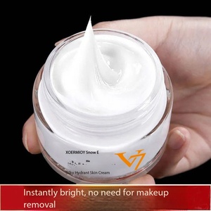 Base de maquillage V7 Deep Hydration Lightweight Concealer, <span class=keywords><strong>crème</strong></span> <span class=keywords><strong>BB</strong></span> multi-vitamines, effet éclaircissant et tonifiant instantané pour tous types de <span class=keywords><strong>peaux</strong></span> - Product Image 4
