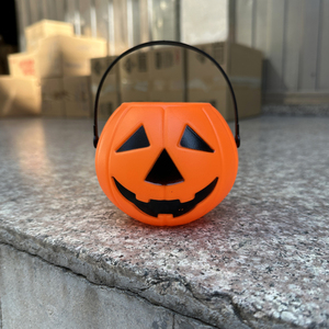 Mini porte-sucreries d'Halloween portable, seau en forme de citrouille, de fantôme ou de chaudron, pot en plastique pour fournitures de fête, décoration DIY et jeu de la citrouille - Product Image 6