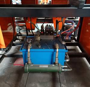 अर्ध स्वचालित प्लास्टिक बोतल उड़ाने मशीन hdpe प्लास्टिक की बोतल उड़ाने मशीन मशीन डबल स्टेशन बोतल उड़ाने मशीन 20 एल - Product Image 3