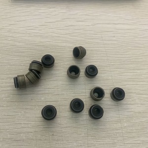 Sellos de Válvula Smart451 1350530058 de Admisión y Escape para Repuestos de Automóviles Smart - Product Image 1