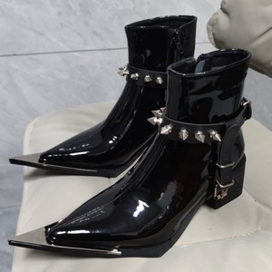 Stivali alla Caviglia da Donna in Pelle Verniciata Nera con <span class=keywords><strong>Borchie</strong></span> Personalizzate, Punta Affusolata in Metallo, Stile Western Cowboy, con Cinturini <span class=keywords><strong>e</strong></span> Fibbia - Product Image 4