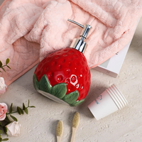 Distributeur de savon en céramique écologique, motif fraise rétro mignon, ensemble d'accessoires de salle de bain, cadeau pour la maison et l'hôtel, flacon de lotion, savon liquide