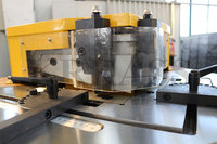 Machine d'encoche d'angle de cisaillement de coupe automatique de coin hydraulique de feuille de métal de prix compétitif