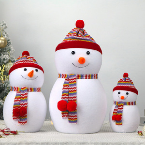 Muñeco de Nieve Navideño, Adorno para Árbol de Navidad, Modelo con Gorro Lei Feng - Product Image 2