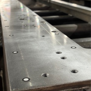 Machine de fraisage CNC Suzhou Diyue pour le traitement de l'aluminium et de l'acier inoxydable, avec dessin personnalisé, tolérance de 0,01 mm et précision de finition. - Product Image 4