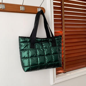 กระเป๋าโท้ทสะพายไหล่ข้างเดียวแบบซิปเดียว ผ้าฝ้าย สีสันปรับแต่งได้ แฟชั่นใหม่สำหรับผู้หญิง ฤดูหนาว 2025 เข้าได้กับทุกชุด เหมาะสำหรับการเดินทาง - Product Image 4