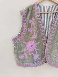Gilet brodé en velours Suzani fait main |   Gilet bohème fait main |   Veste vintage à fleurs pour femme, cadeau pour elle - Product Image 3