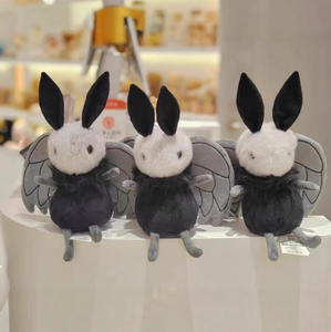 Peluche JC Style <span class=keywords><strong>Mothman</strong></span> 21cm avec base lestée, fourrure shaggy haute densité, oreilles de lapin, ailes de moustache, peluche super douce anti-stress - Product Image 3