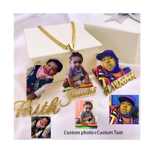Collana con Ciondolo Personalizzato 2024, Nuovo Design alla Moda, Placcato Oro 18k, Doppia Targhetta 3D con Nome o Lettere a Scelta - Product Image 1