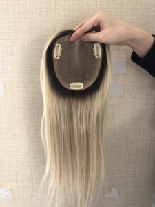 LLBeauty HQ Rambut Halus Berkualitas Tinggi Buatan Tangan Topper Alami dengan Basis Sutra Kulit Kepala Realistis Warna Akar Gelap Piano Siap Kirim - Product Image 6