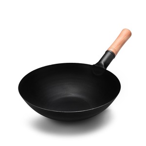 Wok Black Diamond con mango de madera, fondo redondo, sin recubrimiento, de hierro, para estufa de gas, uso comercial. - Product Image 3