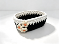 Panier de rangement en corde tressée à la main avec fleur décorative, noir et blanc, panier de rangement bicolore pour la salle de bain, pour serviettes et articles de toilette