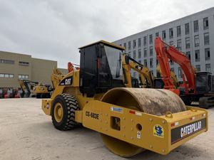 Compacteur à tambour lisse d'occasion CAT CS683E, rouleau vibratoire Caterpillar CS-683E, compacteur routier d'occasion pour la construction routière - Product Image 3