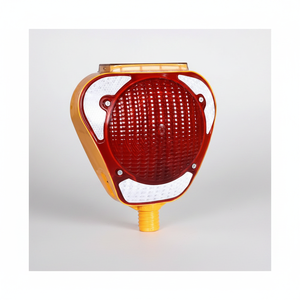 Luz de Advertencia de Tráfico Triangular LED Solar Roja Ileritraffic, Cono de Señalización con Material PC-ABS y 2x1W LEDs ILT9506 - Product Image 4
