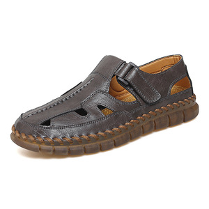 Nouvelles sandales d'été pour hommes, respirantes, en cuir, à bout fermé, pour la plage, rehaussantes, antidérapantes, sabots ajourés pour la conduite - Product Image 3