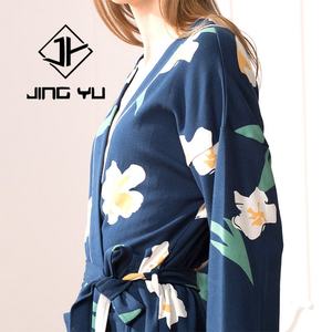 Camisón de Algodón 100% con Cuello en V, Diseño de Fabricante, Estampado Personalizado, Corte Regular, Cierre con Lazos, Camisón Sencillo y Cómodo - Product Image 5